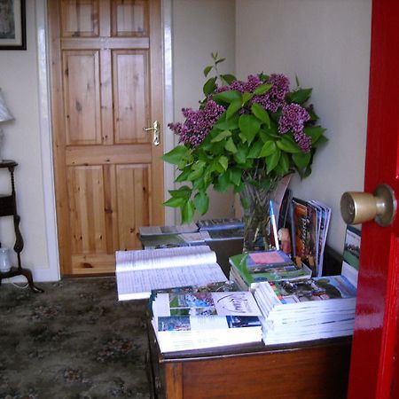 The Bungalow Farmhouse Clomantagh Екстериор снимка